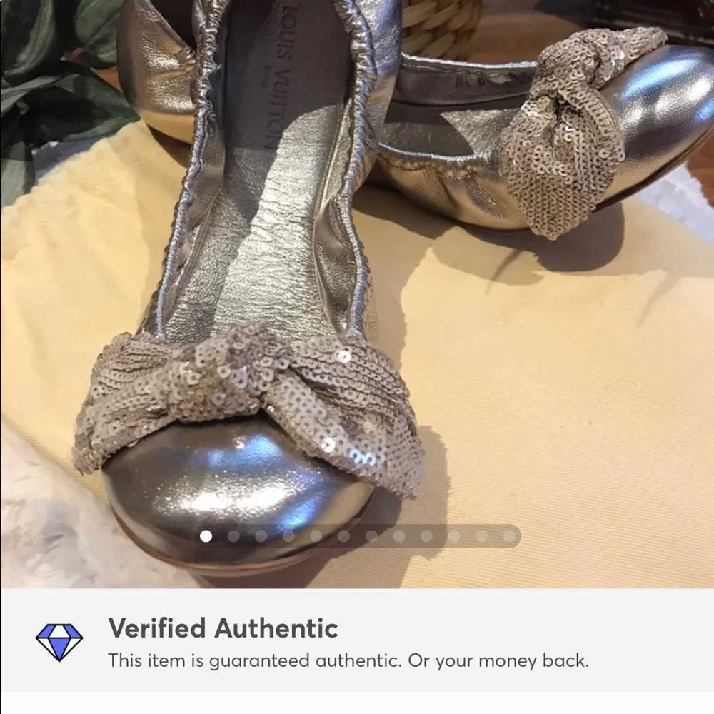 Louis Vuitton Metallic Leather Amulet Flats - Picture 15 of 15